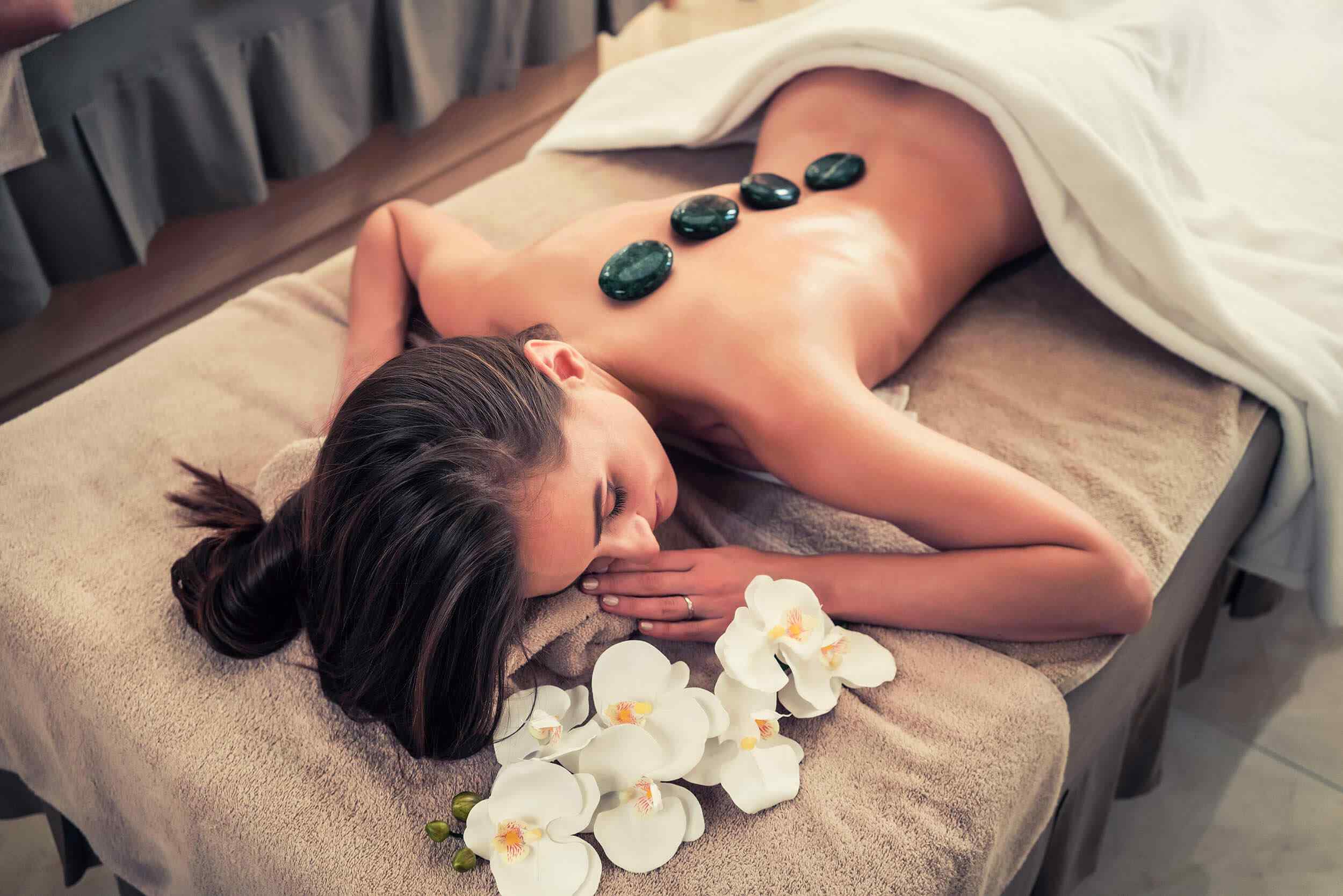 spa-stone-massage-3